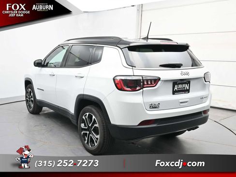 Used 2022 Jeep Compass Limited image 3