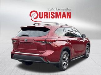 Used 2020 Toyota Highlander XLE video 2