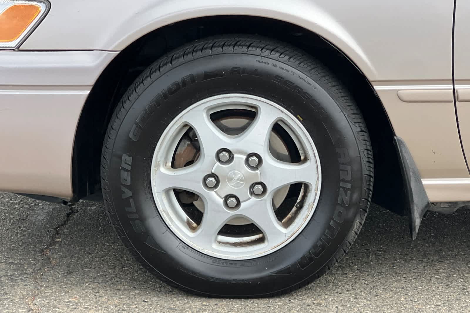 Used 1997 Toyota Camry LE w/ Leather Trim Pkg FWD image 28