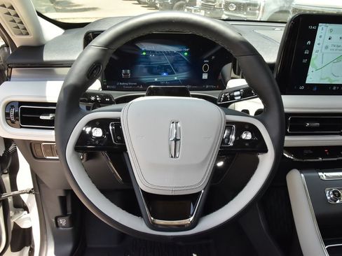 New 2026 Lincoln Aviator 2WD image 23
