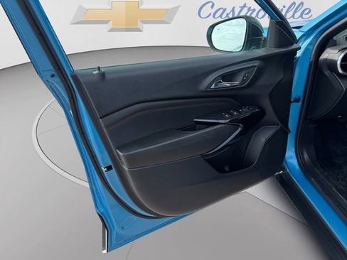 Used 2025 Chevrolet Trax RS w/ Driver Confidence Package FWD image 10