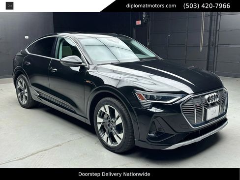 Used 2021 Audi e-tron Premium w/ Towing Package image 9