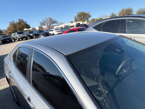 Used 2021 Toyota Camry LE image 4