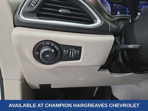 Used 2017 Chrysler Pacifica Touring-L w/ 13 Speaker Alpine Sound Group image 24