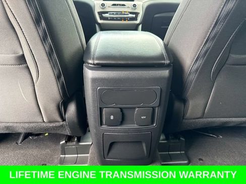 Used 2023 Ford Explorer XLT RWD image 17