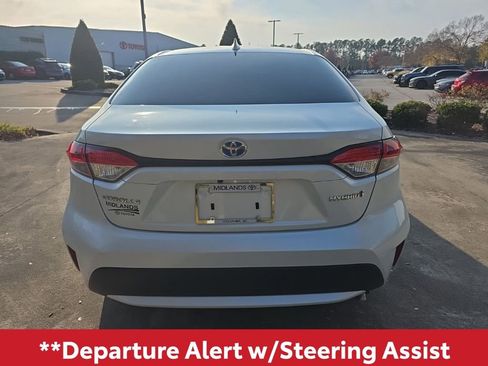 Used 2022 Toyota Corolla LE image 5