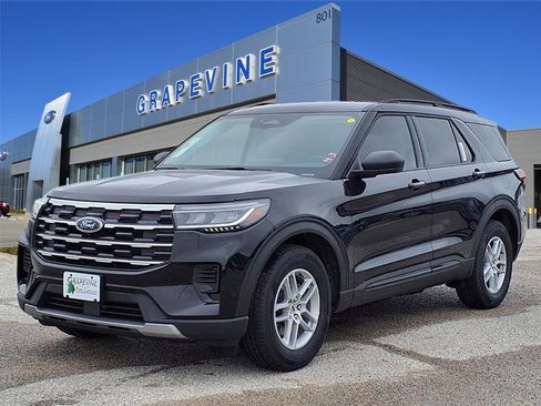 New 2026 Ford Explorer Active RWD image 8
