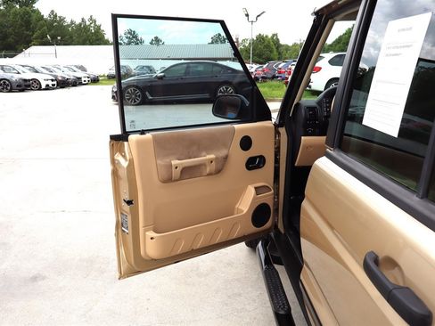 Used 2004 Land Rover Discovery SE AWD/4WD image 50