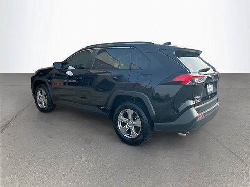 Used 2024 Toyota RAV4 XLE AWD/4WD image 7