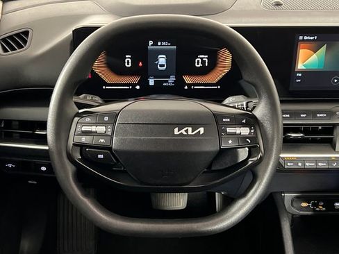 Used 2025 Kia K4 FWD image 14