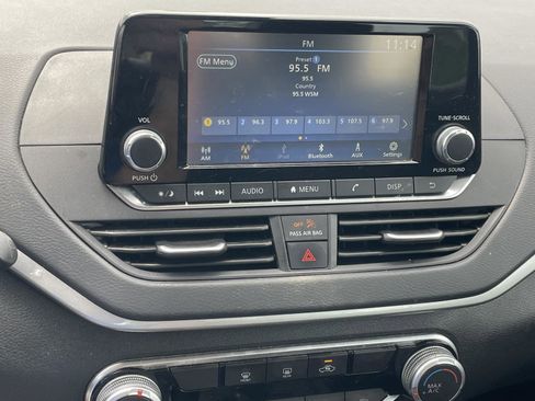 Used 2024 Nissan Altima 2.5 S image 8