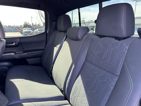 Used 2016 Toyota Tacoma TRD Sport image 14