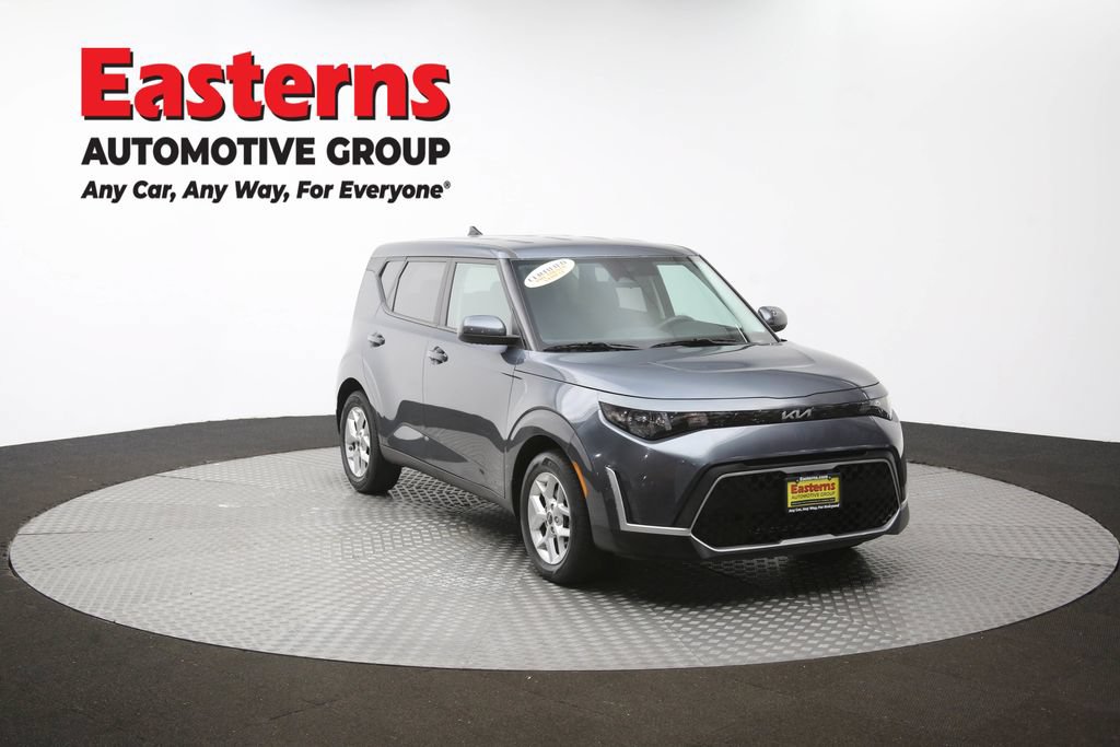 Used 2023 Kia Soul LX w/ LX Technology Package FWD image 49