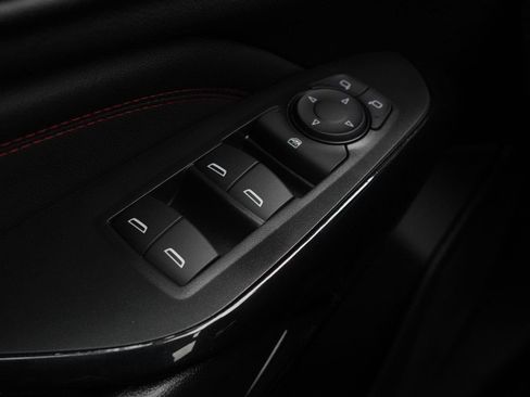 New 2026 Chevrolet Trax RS w/ Sunroof Package image 18