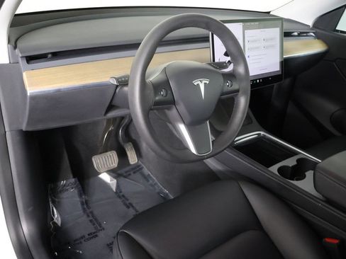 Used 2022 Tesla Model Y Long Range AWD/4WD image 30