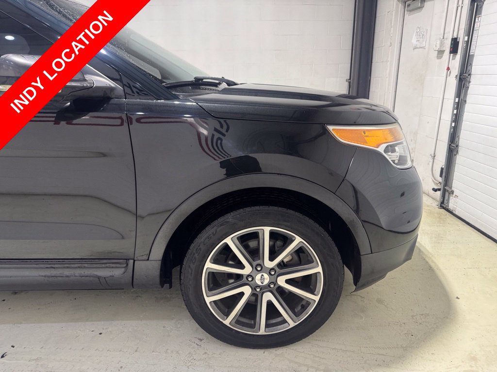 Used 2015 Ford Explorer XLT w/ Equipment Group 202A AWD/4WD image 9