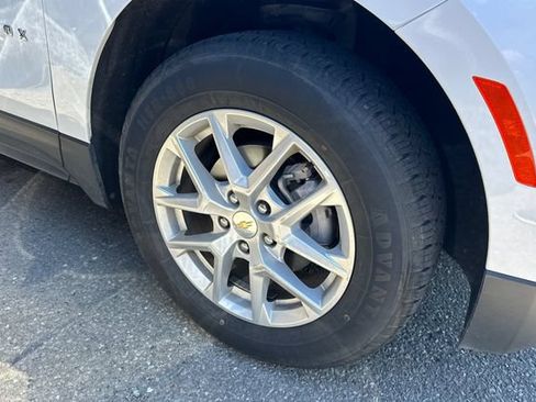 Used 2024 Chevrolet Equinox LT AWD/4WD image 40