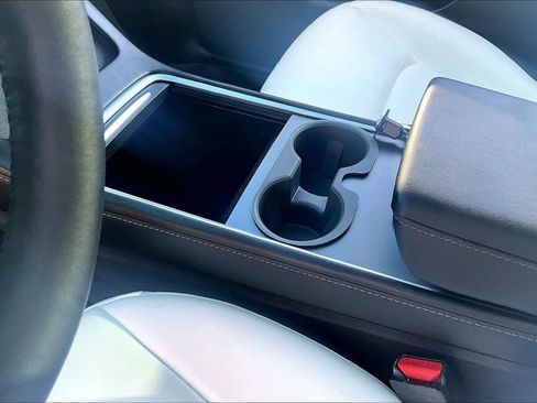 Used 2023 Tesla Model Y Performance AWD/4WD image 16