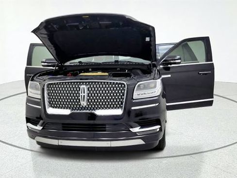 Used 2021 Lincoln Navigator Reserve AWD/4WD image 12