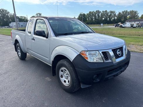 Used 2009 Nissan Frontier XE RWD image 5