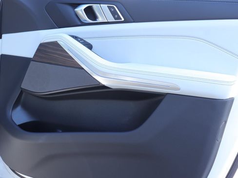 New 2026 BMW X5 sDrive40i w/ Premium Package RWD image 19