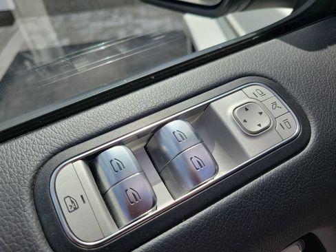 Used 2025 Mercedes-Benz G 550 image 17