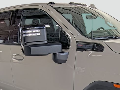 Used 2026 GMC Sierra 2500 AT4 w/ AT4 Premium Plus Package AWD/4WD image 17