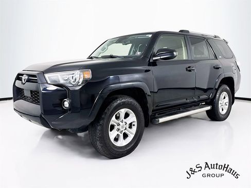 Used 2023 Toyota 4Runner SR5 AWD/4WD image 3