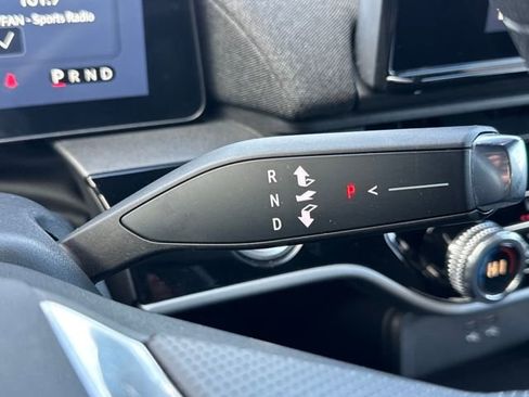 Used 2024 Honda Prologue EX image 9