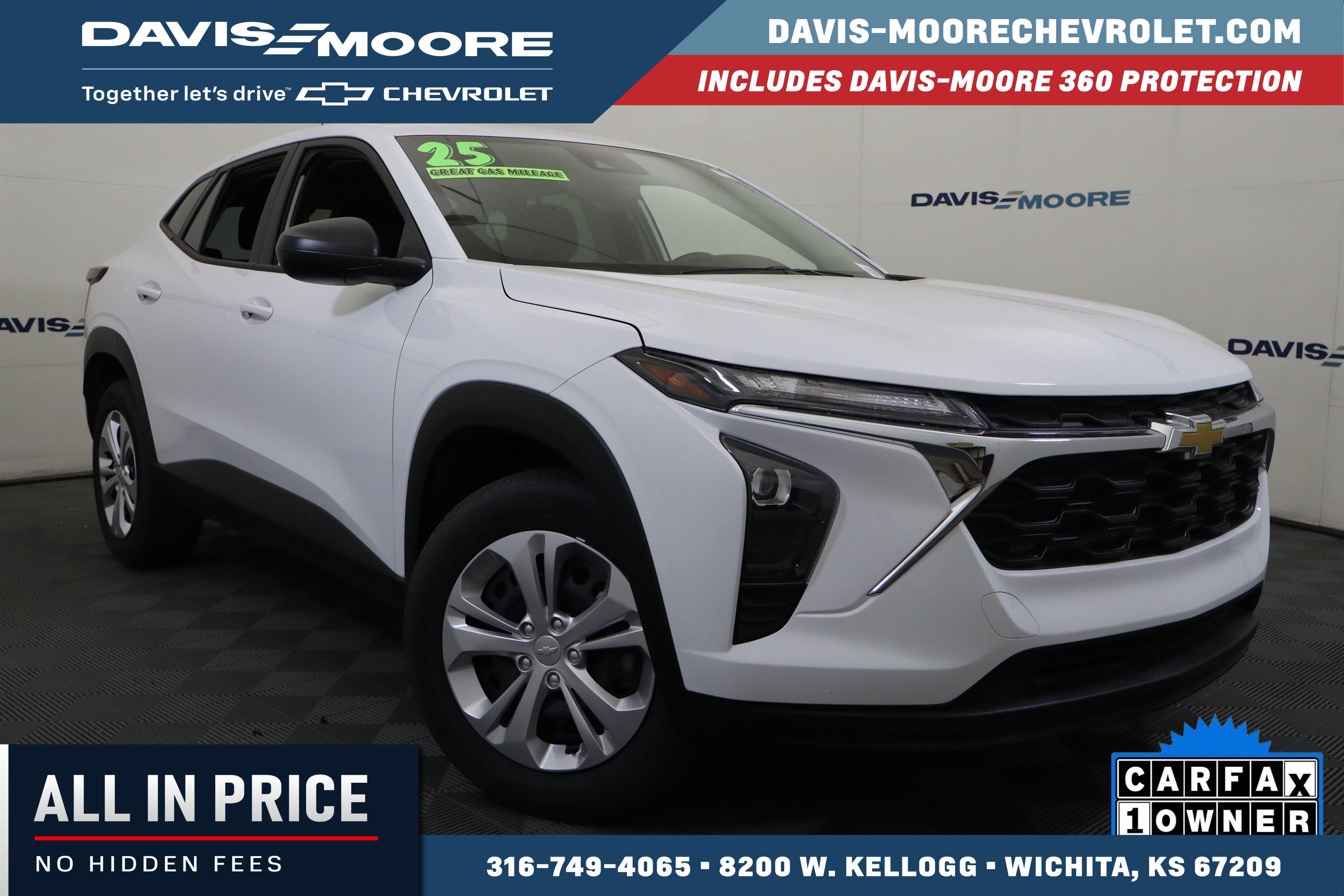 Used 2026 Chevrolet Trax LS FWD image 1