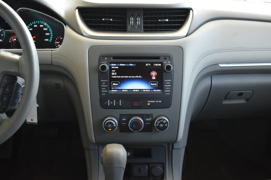 Used 2017 Chevrolet Traverse LS FWD image 18
