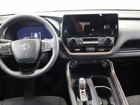 Used 2025 Toyota Grand Highlander AWD Hybrid image 14