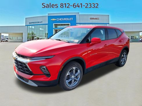 Used 2023 Chevrolet Blazer LT FWD image 3