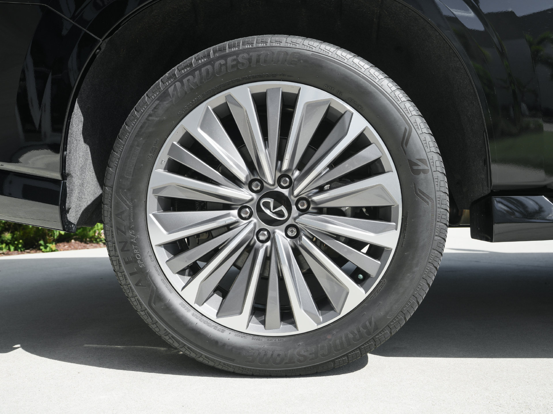 Certified 2025 INFINITI QX80 Luxe RWD image 38