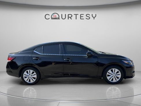 Certified 2025 Nissan Sentra S FWD image 8