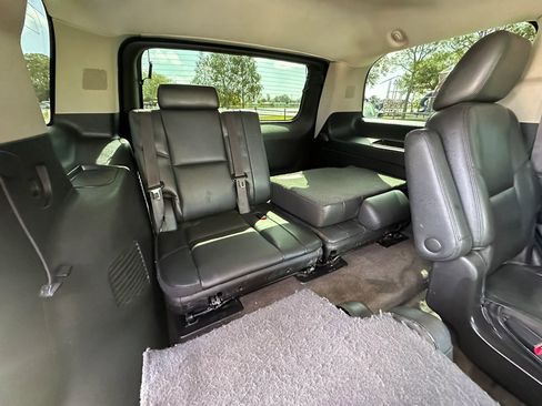 Used 2013 Chevrolet Tahoe LTZ image 29