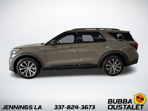 New 2026 Ford Explorer ST-Line image 2