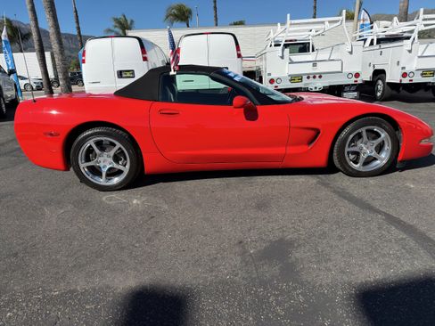 Used 2001 Chevrolet Corvette Convertible w/ Preferred Equipment Group2 image 9