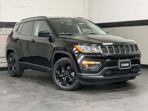 Used 2020 Jeep Compass Latitude image 2