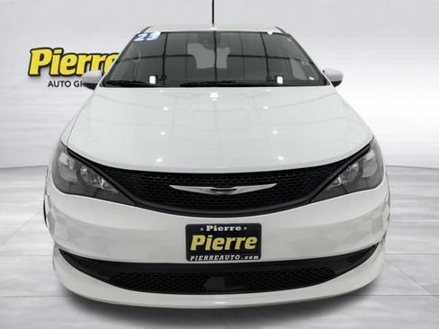 Used 2023 Chrysler Voyager LX FWD image 10