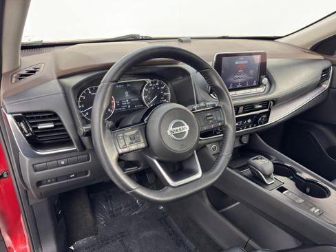 Used 2021 Nissan Rogue SV w/ Premium Package image 13