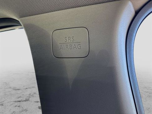 Used 2022 Nissan Rogue SV image 28