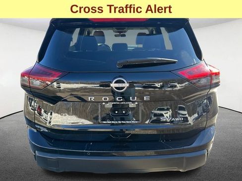 Used 2024 Nissan Rogue SV image 9