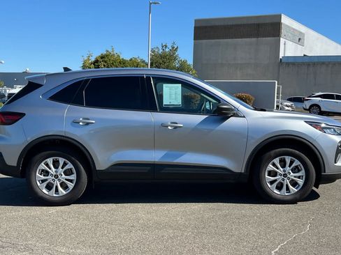 Used 2023 Ford Escape Active w/ Tech Pack #1 AWD/4WD image 6