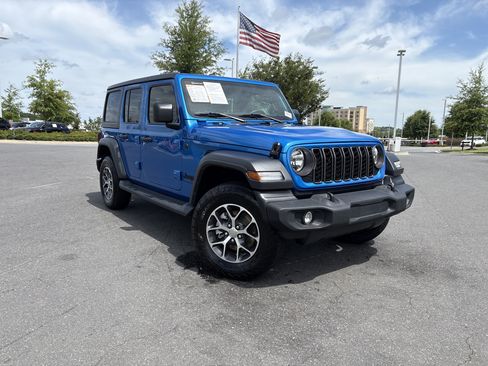 Used 2024 Jeep Wrangler Unlimited Sport AWD/4WD image 2