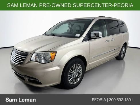 Used 2014 Chrysler Town & Country Touring-L w/ Driver Convenience Group FWD image 3