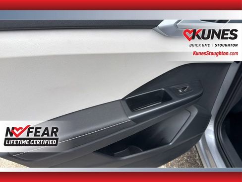 Used 2025 Volkswagen Taos SE image 36