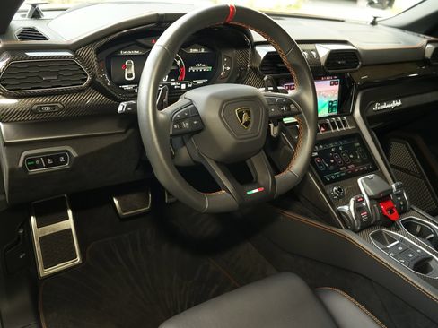 Used 2024 Lamborghini Urus Performante AWD/4WD image 22