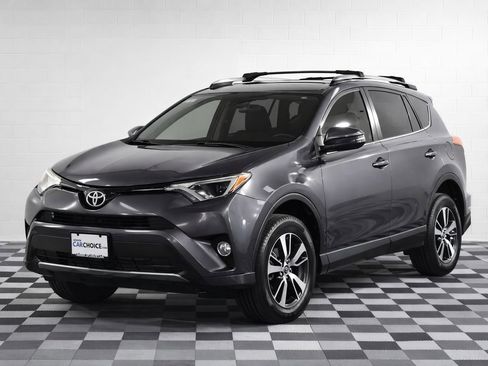 Used 2018 Toyota RAV4 XLE image 1