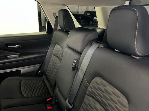 Used 2022 Nissan Pathfinder SV image 20